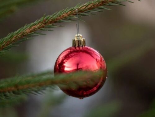 24. Capturing the Magic of the Holidays By Adding Glass Ornaments To Your Home Decor